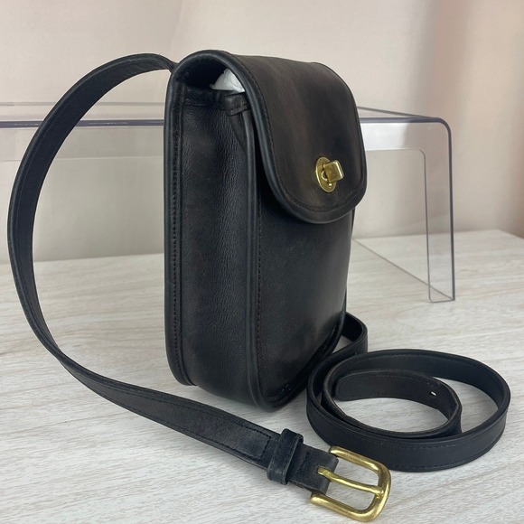 Vintage COACH Side Pack 9978 Crossbody Bag Black‎ Leather Turn Lock Costa Rica - Picture 2 of 10